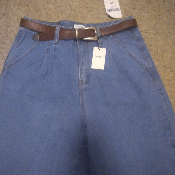 NWT! High Waist Light Wash Cropped Ankle Jeans, Size: 28 - Picture 9 of 9